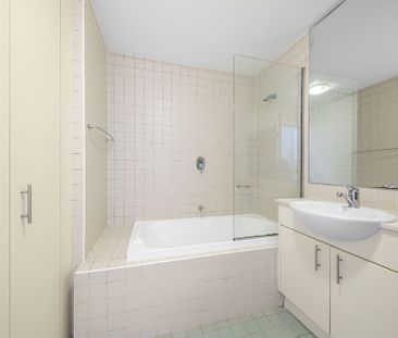 33/7-15 Newland Street, Bondi Junction. - Photo 1