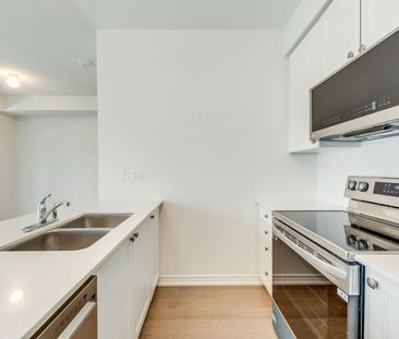 For Lease - 446 Salem Road, Ajax, Ontario - Photo 6