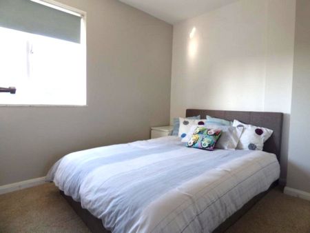 Busk Crescent, Farnborough, GU14 - Photo 5