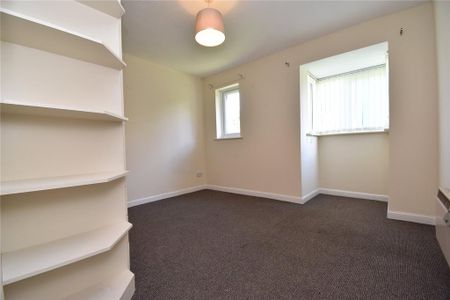 2 bedroom maisonette to rent - Photo 2
