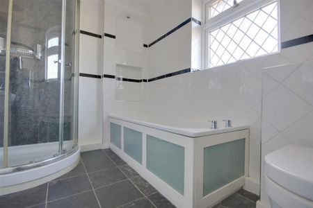 3 bedroom end of terrace house to rent - Photo 5