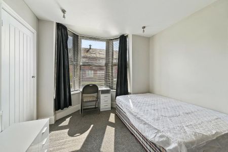 5 bedroom house to rent - Photo 2