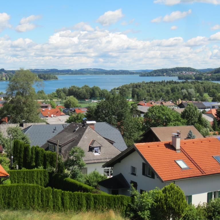 Exklusive Neubauwohnung mit traumhaftem Panoramablick über Obertrum und den See - Photo 1