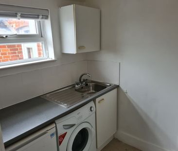 1 Bed Flat, Alma Street, RG30 - Photo 4