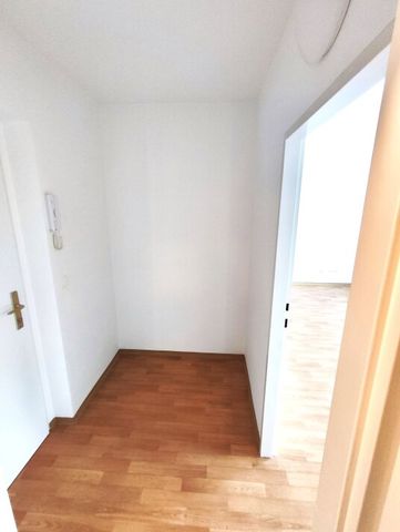 Unbefristet, wunderschöne ruhige Wohnung mit Grünblick im 2.OG, 3 Min zur U3, sehr sicheres Haus, RIN 22 - Photo 3