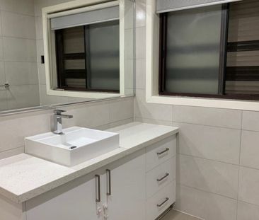 HOME IN PERFECT LOCATION ! - Photo 3