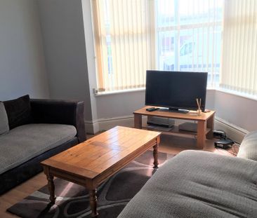 1 bedroom in a house share to rent - Photo 5