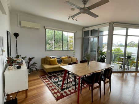 Darlington - Photo 2