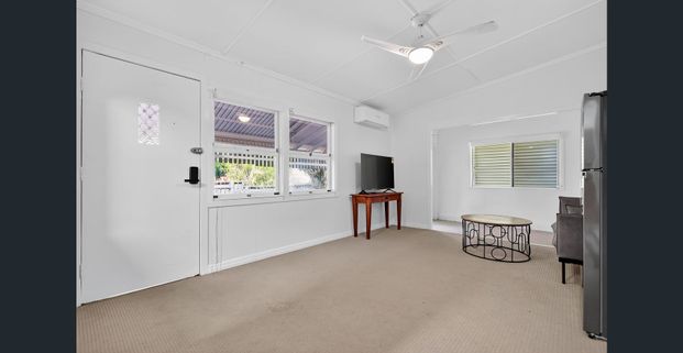 Large Room with Lounge Area - Photo 1