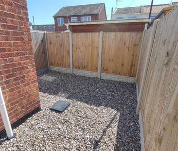 2 bedroom terraced house to rent - Photo 6