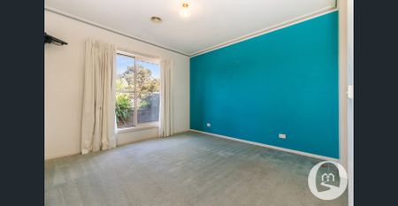 Spacious Family Living in a Peaceful Court Setting - Photo 4