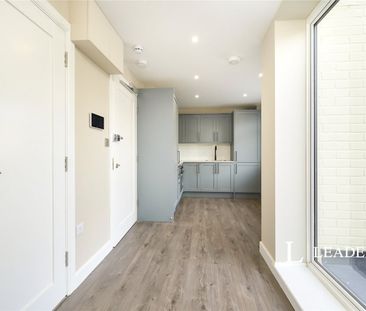 1 bedroom apartment to rent The Hard, Portsmouth, Hampshire, PO1 - Photo 2