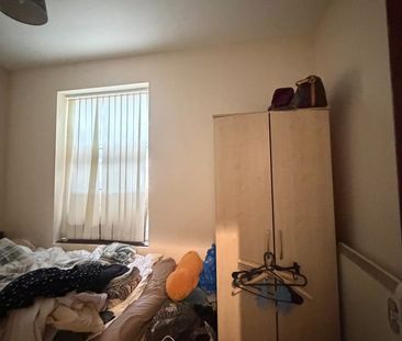 Room in a Shared House, Clarendon Park Road, LE2 - Photo 2