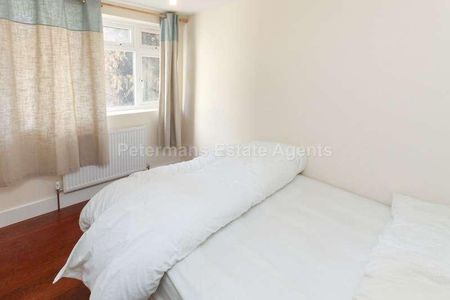 Penshurst Gardens, Edgware, HA8 - Photo 5