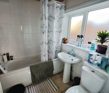 2 bedroom House To Let - Photo 4