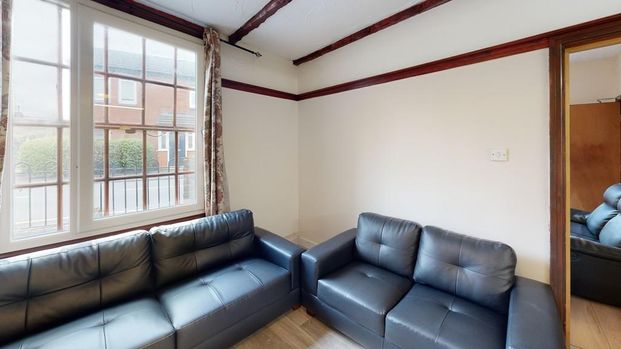 5 bedroom detached house to rent - Photo 1