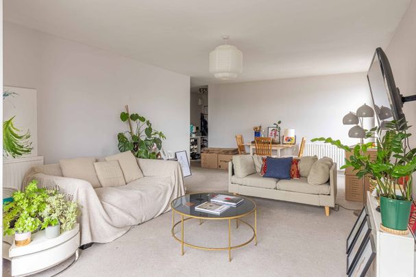2 Bed Flat, Valiant House, SW11 - Photo 1