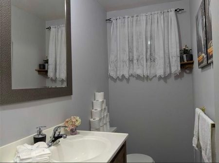 For Lease - 39 Langston Drive, Brampton, Ontario - Photo 5