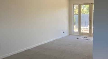 Four Bedroom, newly renovated - Allenton - Photo 4