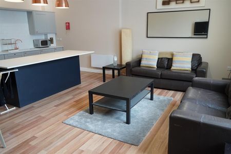 City Apartments, City Centre - Photo 3