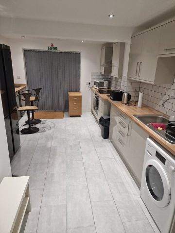 Room in a Shared House, Bishopthorpe Lane, BS10 - Photo 3