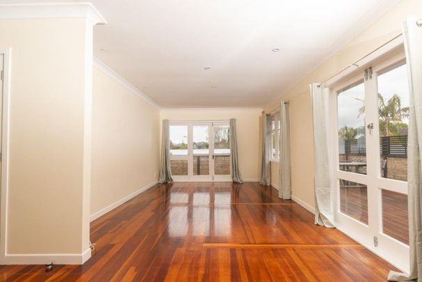 Character family home - Photo 1