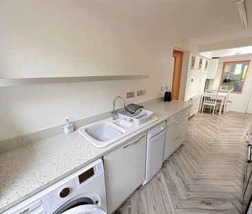 2 bedroom semi-detached house to rent - Photo 5