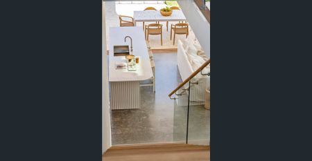 A Luxurious Coastal Sanctuary - Photo 2