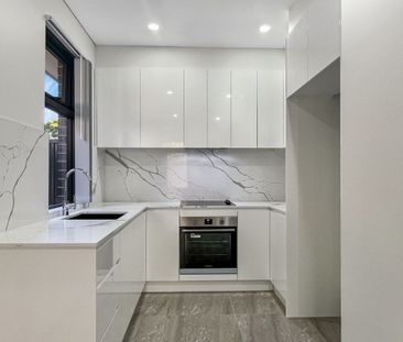 NEAR NEW GRANNY FLAT - WATER INCLUDED! - Photo 2