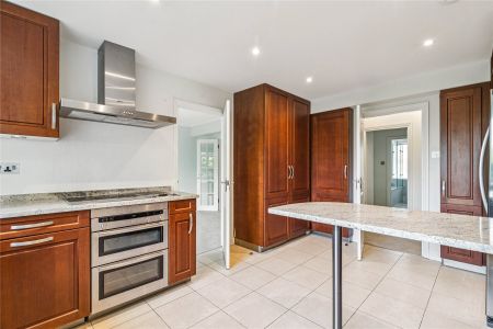 Redlynch Court, Addison Road, London, W14 flat to rent - Photo 4