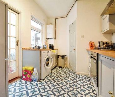 Clacton Road, London, E6 - Photo 6