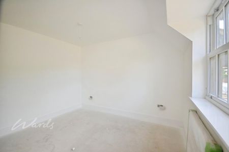 4 bedroom semi-detached house to rent - Photo 2