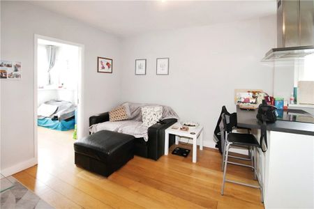 Neville Gill Close, London, SW18 4BP - Photo 3