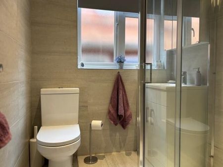 2 bedroom maisonette to rent - Photo 2
