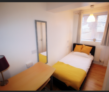 1 bedroom in a house share to rent - Photo 1