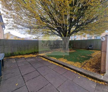 3 bedroom flat to rent - Photo 4