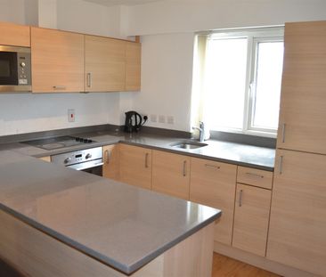 2 bed apartment to rent in Boulevard Drive, London, NW9 - Photo 4