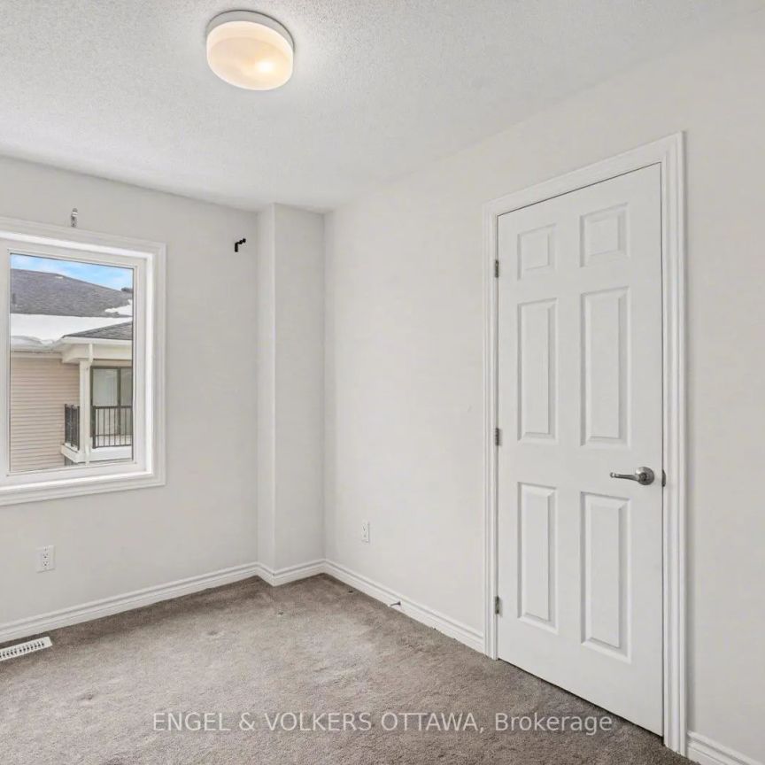 67 - 2276 WATERCOLOURS WAY - Photo 1