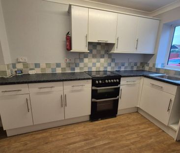 Freda England Close - Photo 4