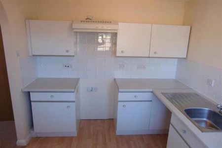 1 bedroom retirement property to rent - Photo 4