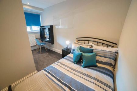 5 bedroom apartment to rent - Photo 4