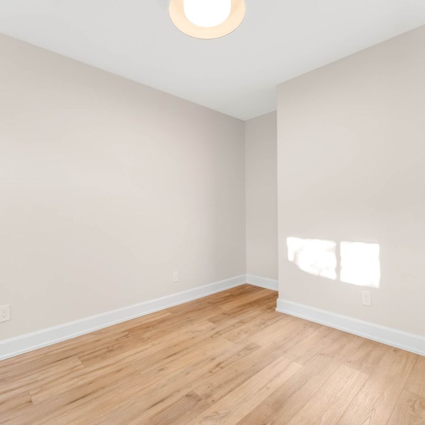 132 Carillon Street - B Ottawa ON K1L 5Y3 - Photo 1