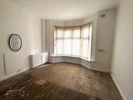 5 bedroom semi-detached house to rent - Photo 4