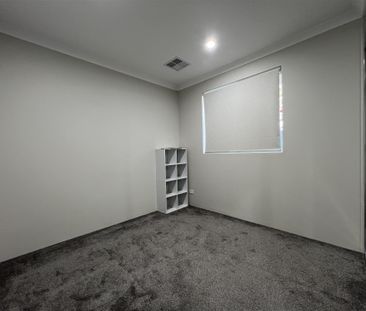 Modern Family Home - Photo 6