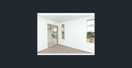 Modern Two-Bedroom Unit in the Heart of Everton Park - Photo 3