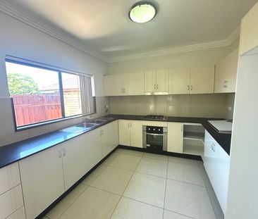 3/58 Vicliffe Avenue, Campsie NSW 2194 - Townhouse For Rent | Domain - Photo 6