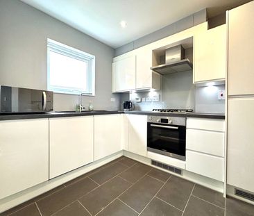 Gweal Avenue, Reading Gweal Avenue, Reading - Photo 1