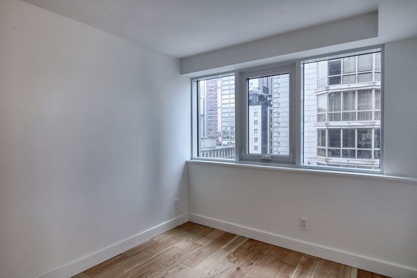 3460 Peel Street - Photo 1