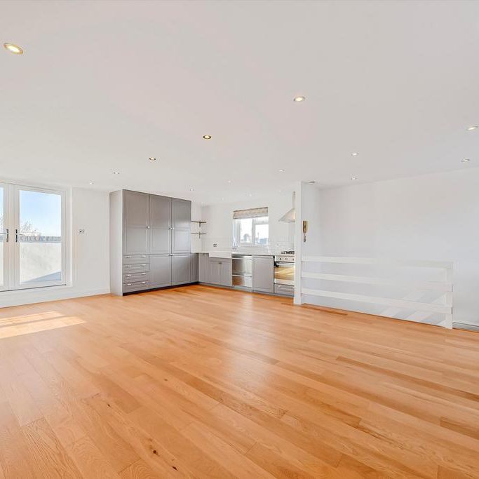 3 bedroom flat to rent - Photo 1