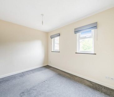 2 Bedroom House - Sussex Street, Winchester - Photo 5